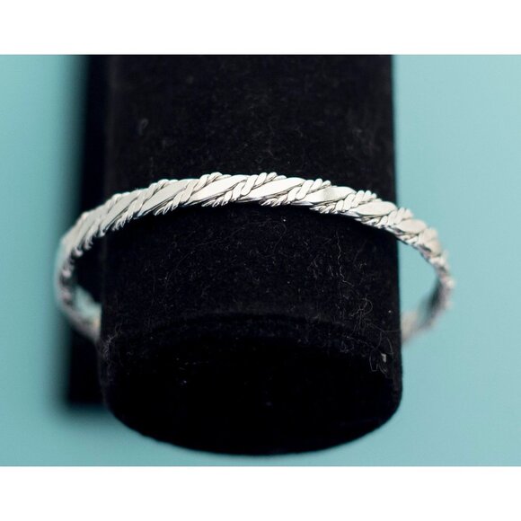 Vintage Silver Bangle Bracelet 8 Inches E14 - Picture 2 of 4